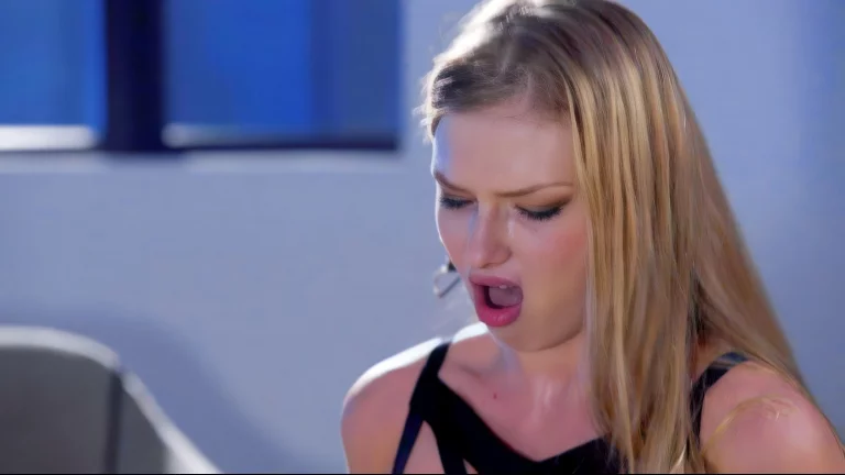 Blonde Beauty Gets Fucked In Her Tight Pussy 