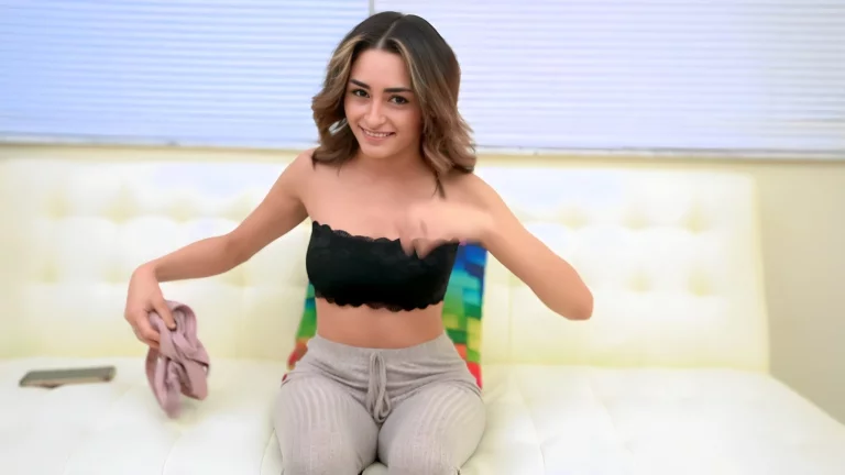 ⁣Latina Vanessa Moon Helps You Cheat With Jerk Off Instructions 